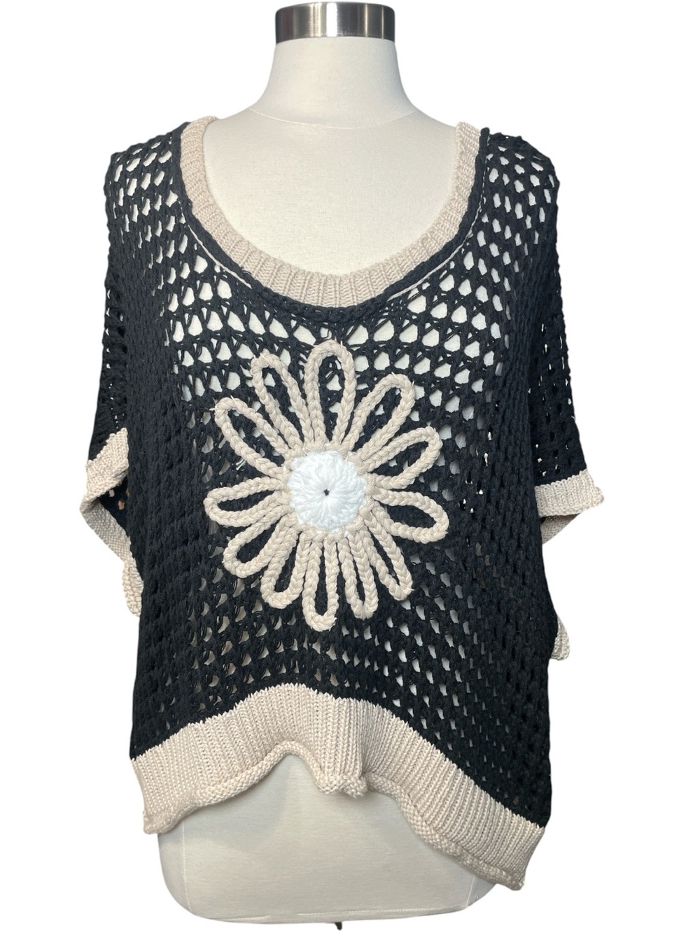 POL Daisy Crochet Open Knit Sweater Top Size Medium